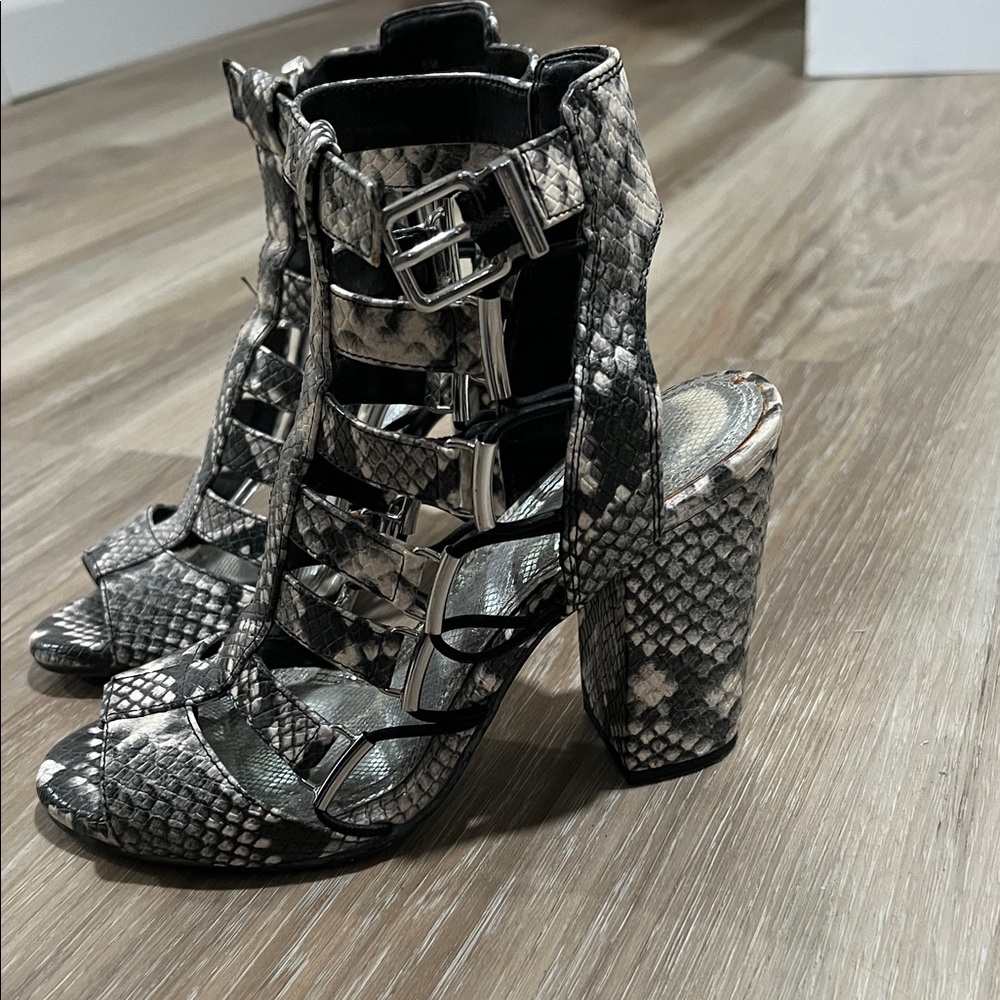 Gianni Bini Black and Gray Snakeskin Heels